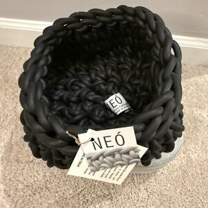 NEÓ Black Knitted Basket